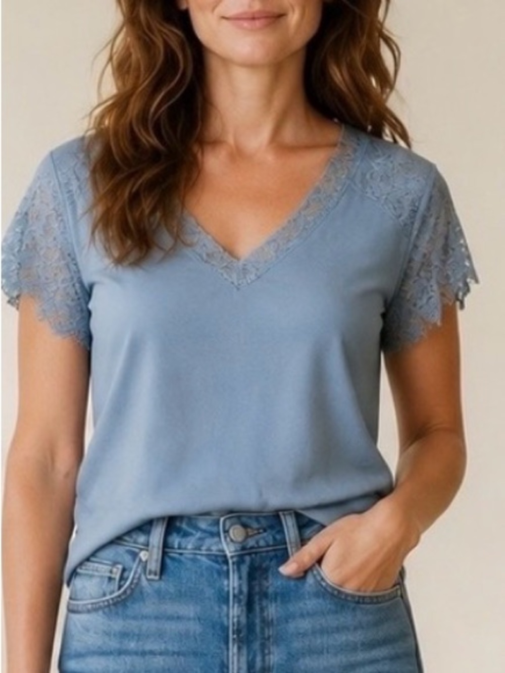 eesome Women's Light Blue V-Neck Lace Sleeve Top Size Small